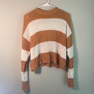 Cropped sweater with stripes